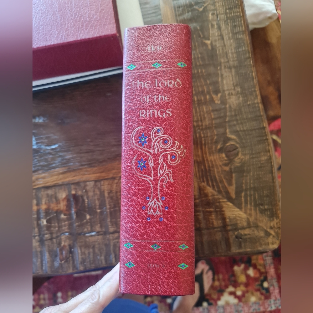 Lord of the Rings Collector's Edition Hardcover Leather Book & Sleeve EUC  1966